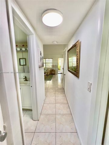 501 Blue Heron Dr 121-A, Hallandale Beach, FL 33009