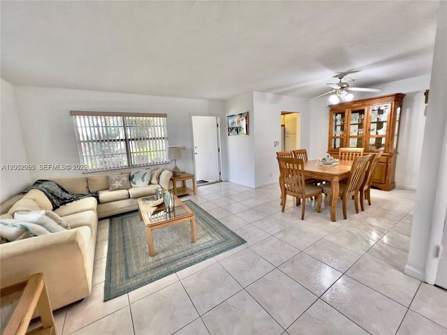 501 Blue Heron Dr 121-A, Hallandale Beach, FL 33009