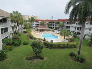 501 Blue Heron Dr 121-A, Hallandale Beach, FL 33009