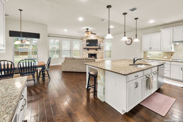 11304 MASSIVE MT, Helotes, TX 78023