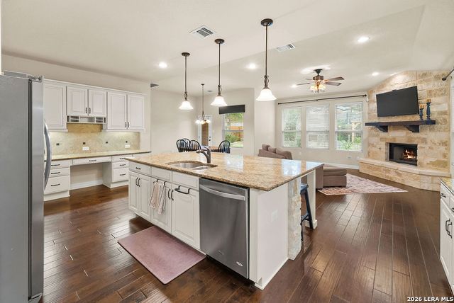 11304 MASSIVE MT, Helotes, TX 78023