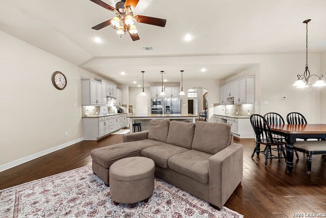 11304 MASSIVE MT, Helotes, TX 78023