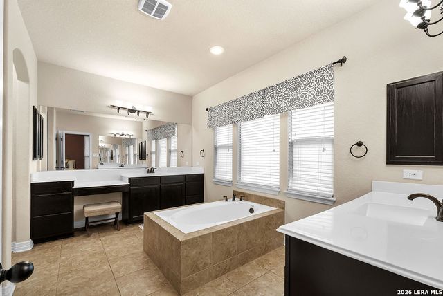 11304 MASSIVE MT, Helotes, TX 78023