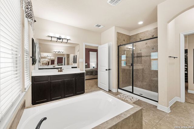 11304 MASSIVE MT, Helotes, TX 78023