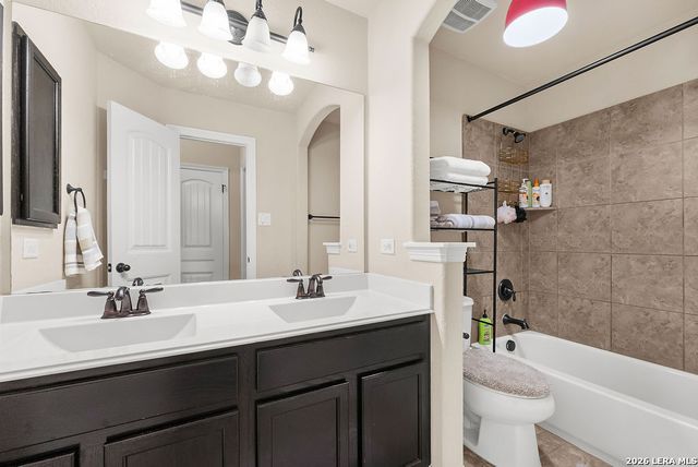 11304 MASSIVE MT, Helotes, TX 78023