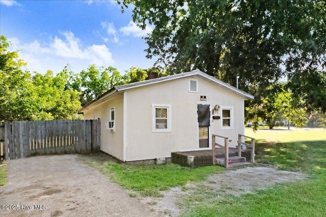 706 Caswell Street, Smithfield, NC 27577