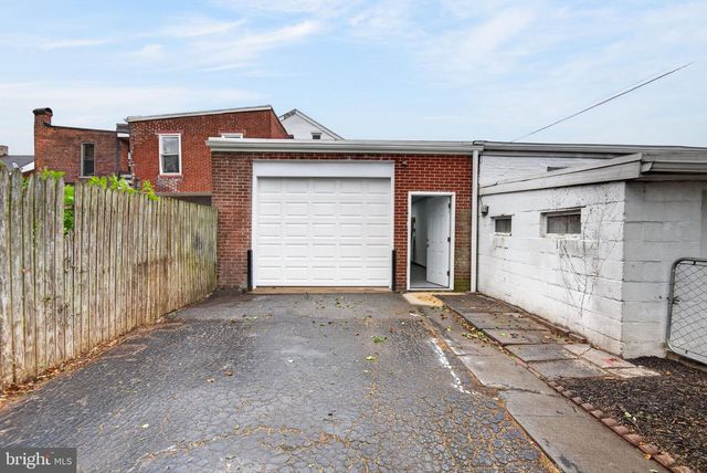 325 CHERRY ST, Columbia, PA 17512