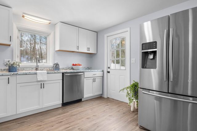 6 Michael Avenue, Derry, NH 03038