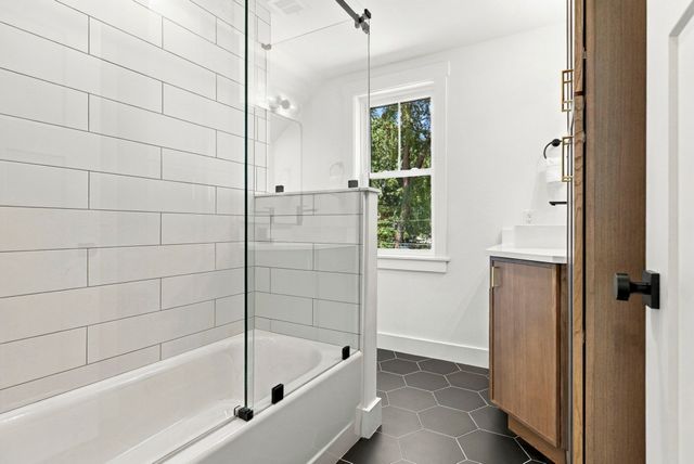 8 Rodman Rd, Ashland, MA 01721