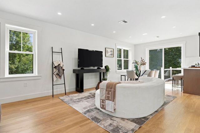 8 Rodman Rd, Ashland, MA 01721