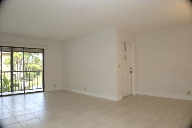 815 Sky Pine Way D2, Greenacres, FL 33415