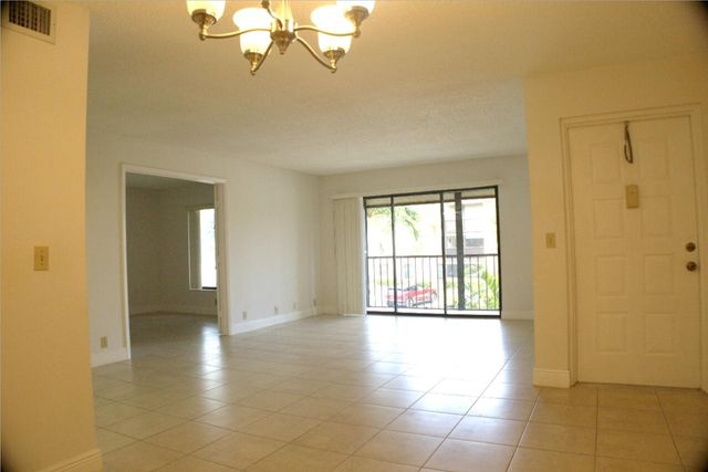 815 Sky Pine Way D2, Greenacres, FL 33415