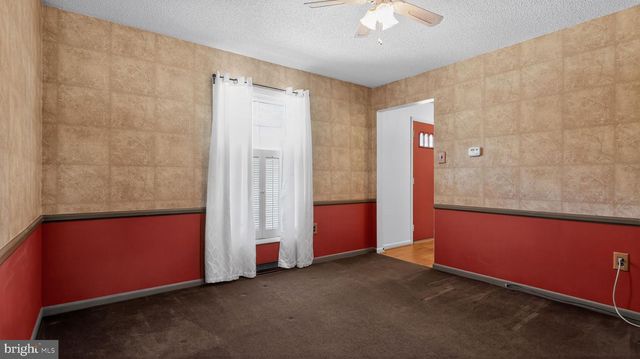 2686 SUNSET LN, York, PA 17408