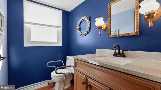 2686 SUNSET LN, York, PA 17408