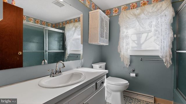 2686 SUNSET LN, York, PA 17408