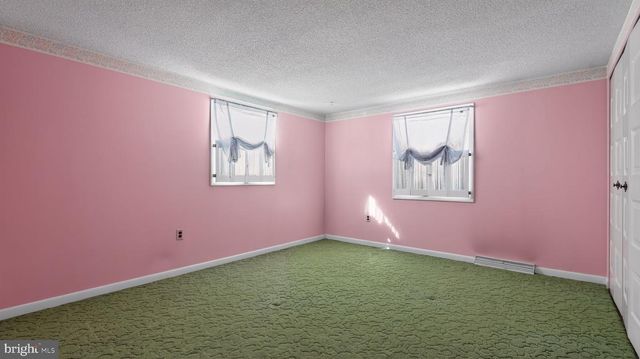 2686 SUNSET LN, York, PA 17408