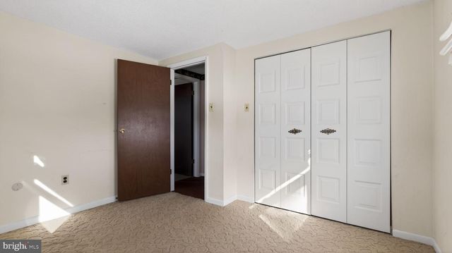 2686 SUNSET LN, York, PA 17408