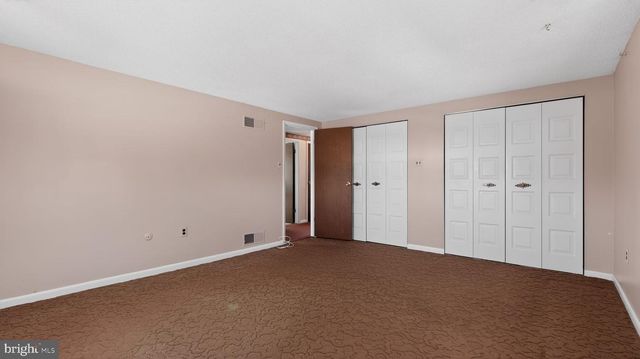 2686 SUNSET LN, York, PA 17408