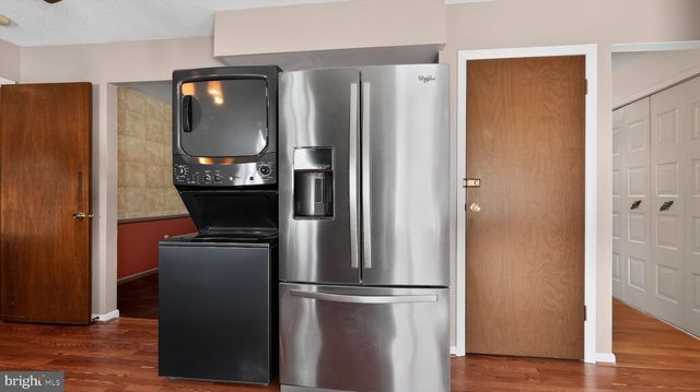 2686 SUNSET LN, York, PA 17408