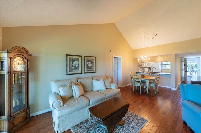 437 CERROMAR LANE 525, Venice, FL 34293