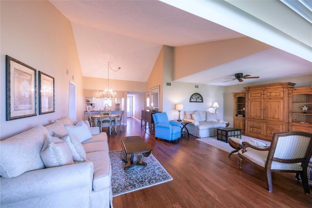 437 CERROMAR LANE 525, Venice, FL 34293