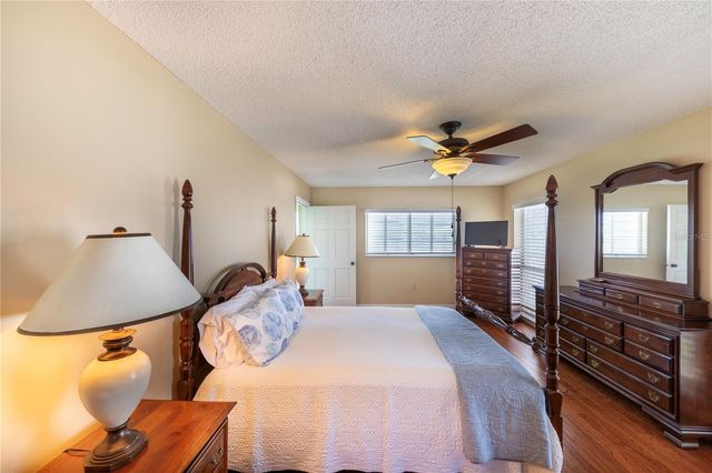 437 CERROMAR LANE 525, Venice, FL 34293