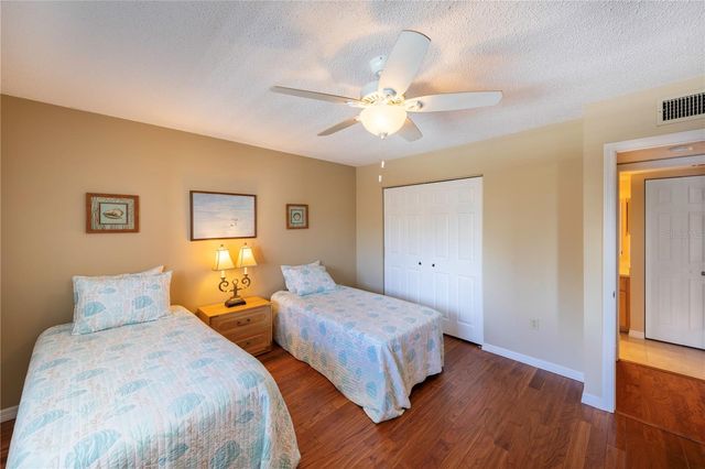 437 CERROMAR LANE 525, Venice, FL 34293