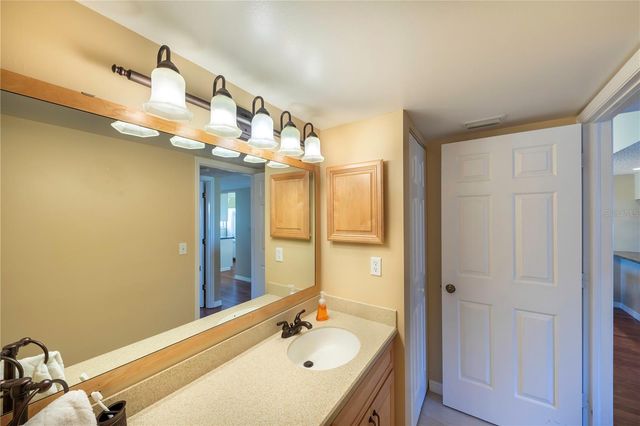 437 CERROMAR LANE 525, Venice, FL 34293