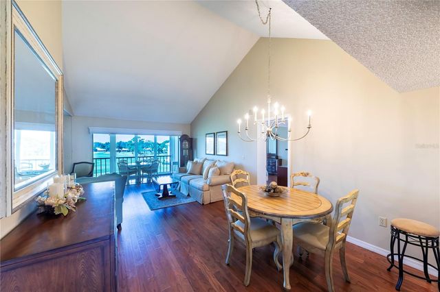 437 CERROMAR LANE 525, Venice, FL 34293