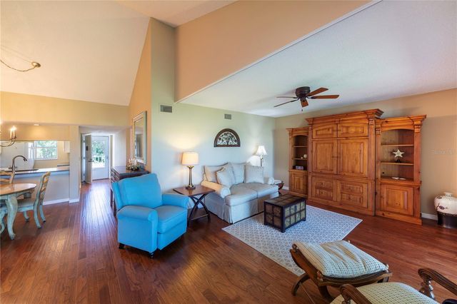 437 CERROMAR LANE 525, Venice, FL 34293