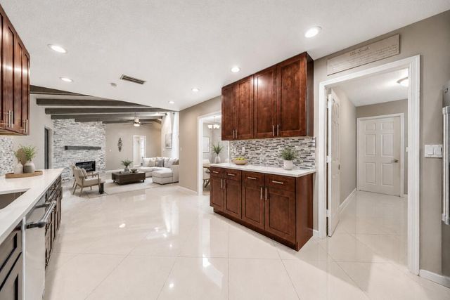 574 JUNIPER Place, Wellington, FL 33414
