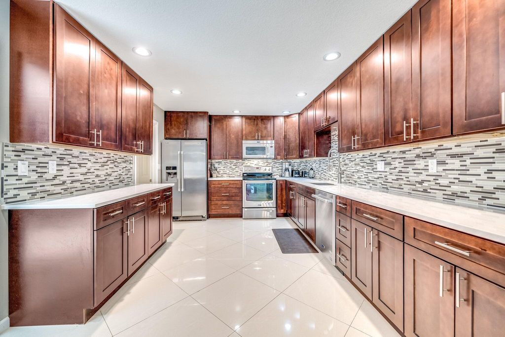 574 JUNIPER Place, Wellington, FL 33414