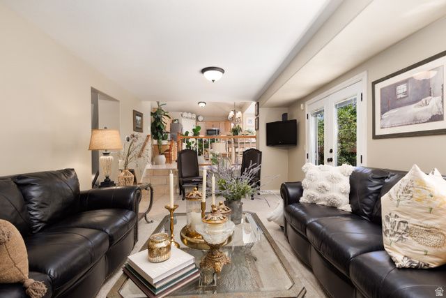 2050 E JOHNSTONE DR, Sandy, UT 84093