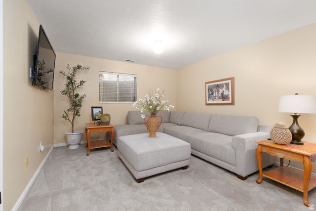 2050 E JOHNSTONE DR, Sandy, UT 84093