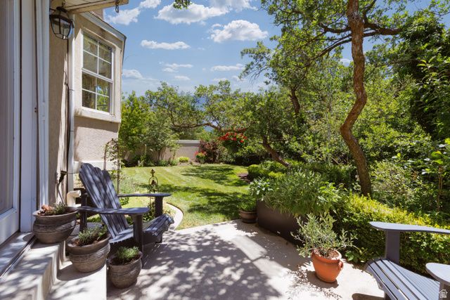 2050 E JOHNSTONE DR, Sandy, UT 84093