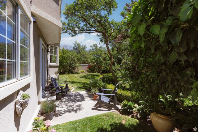 2050 E JOHNSTONE DR, Sandy, UT 84093