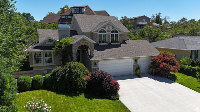 2050 E JOHNSTONE DR, Sandy, UT 84093