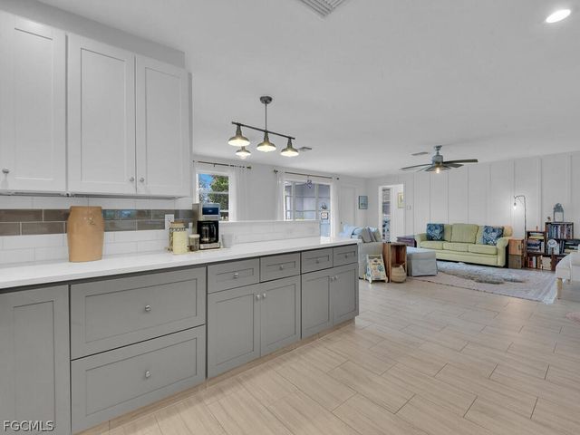 1537 Covington CIR E, Fort Myers, FL 33919