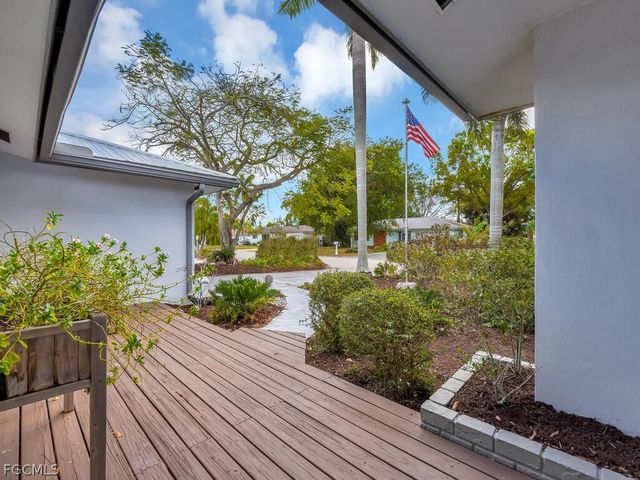 1537 Covington CIR E, Fort Myers, FL 33919