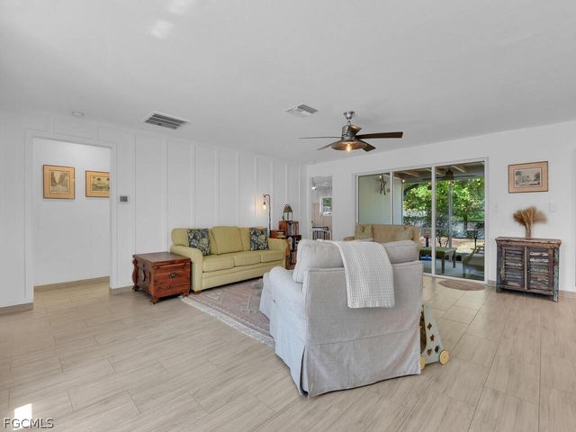 1537 Covington CIR E, Fort Myers, FL 33919