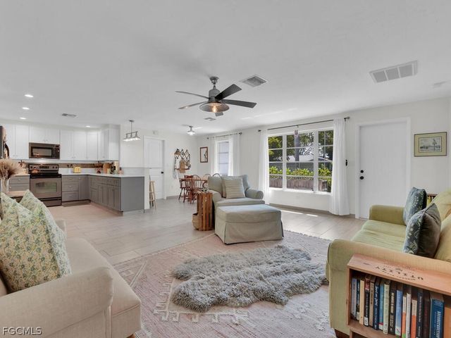 1537 Covington CIR E, Fort Myers, FL 33919