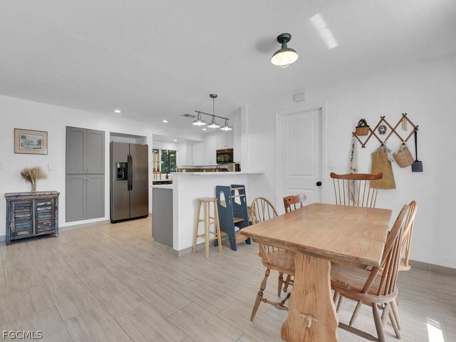 1537 Covington CIR E, Fort Myers, FL 33919