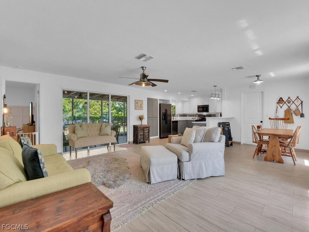 1537 Covington CIR E, Fort Myers, FL 33919