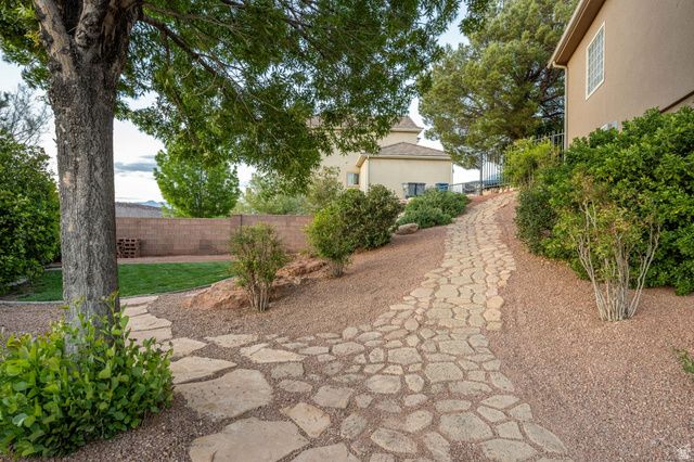 3088 S LIMESTONE DR, St. George, UT 84790