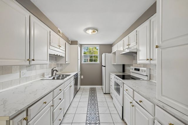 3825 Sam Boney Dr, Nashville, TN 37211