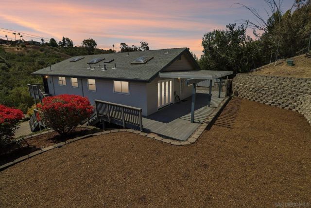 6214 Radio, San Diego, CA 92114