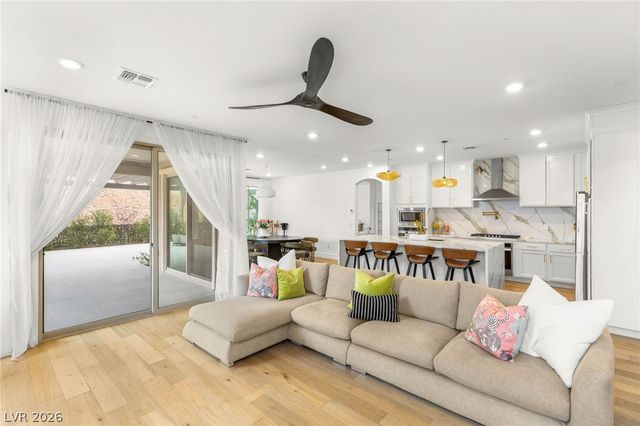 6 Sun Lily Lane, Henderson, NV 89011