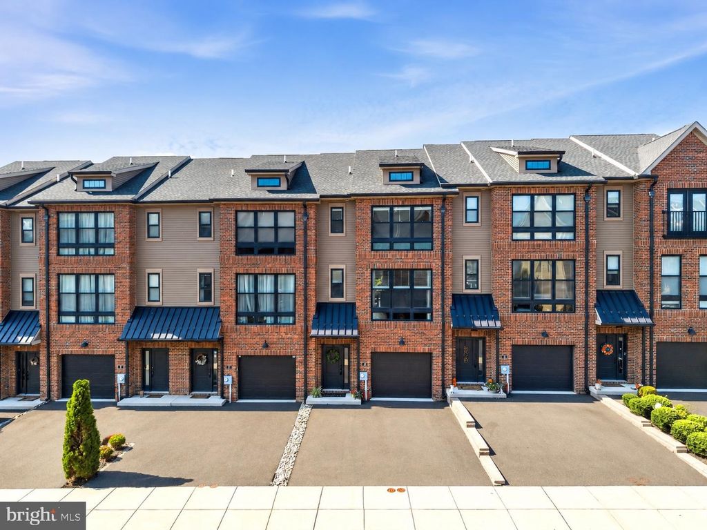 10 SIENNA PL, FEASTERVILLE TREVOSE, PA 19053 — exterior