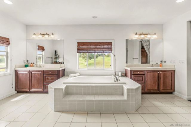 1077 Village Dr, Oceanside, CA 92057