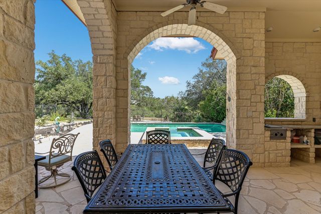1001 Wesley Ridge DR, Spicewood, TX 78669